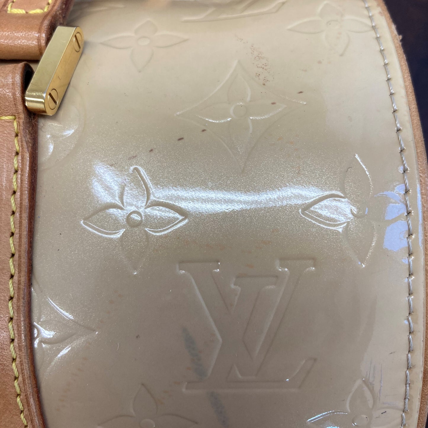 100 % Authentic Louis Vuitton Vernis Bedford M91006 (USED) 373-44