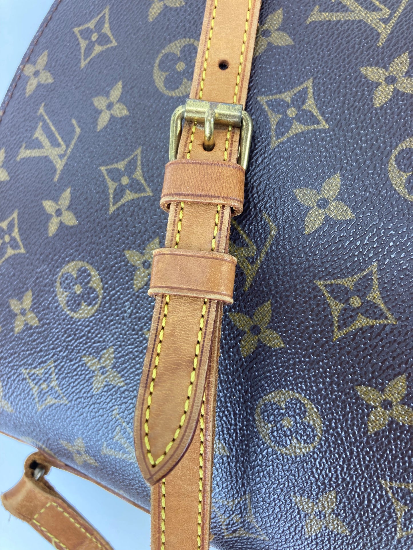 100 % Authentic Louis Vuitton Drouot M51290 (USED) 318-33