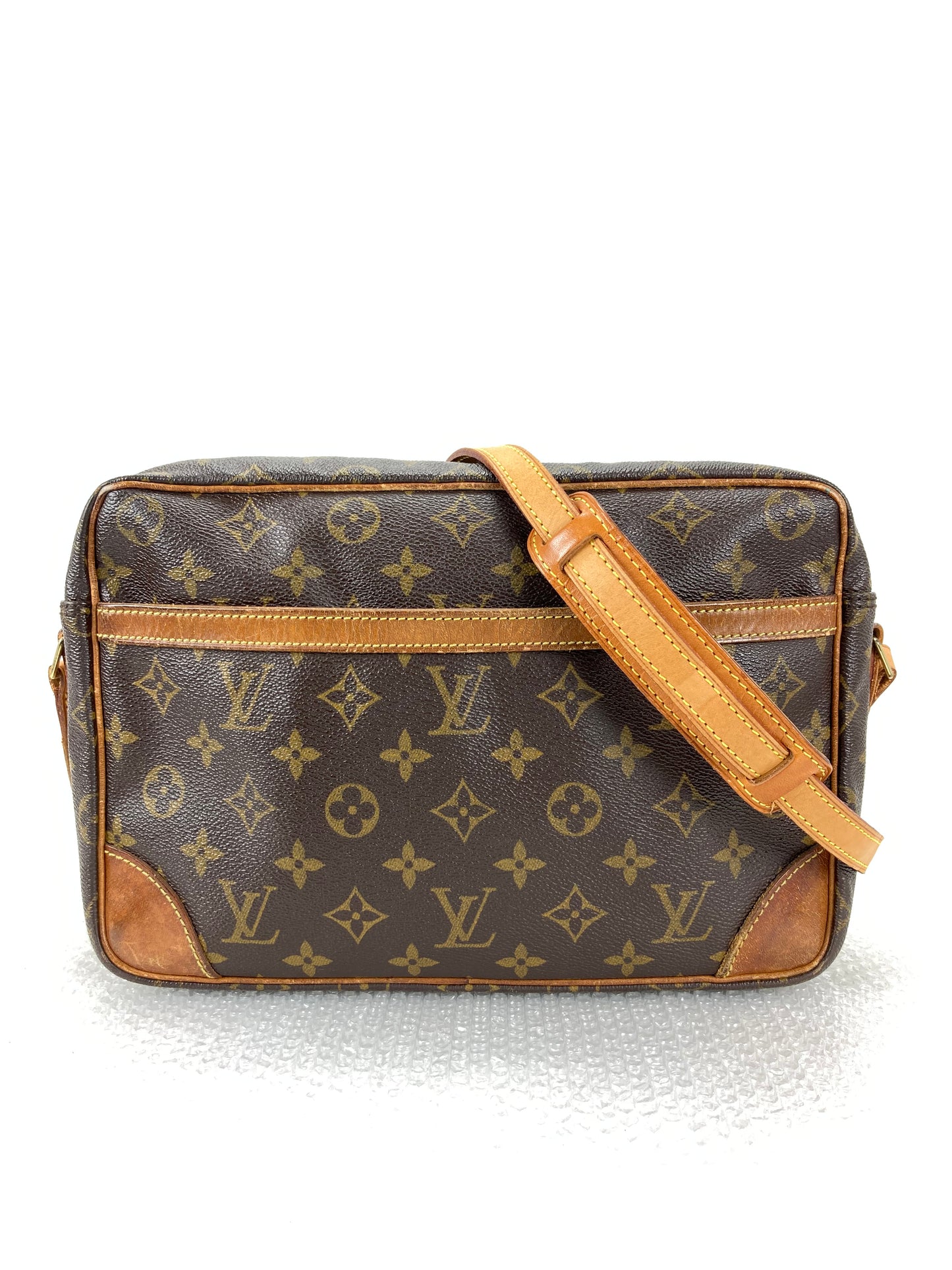 100 % Authentic Louis Vuitton Trocadero 27  M51274 (USED) 139-22