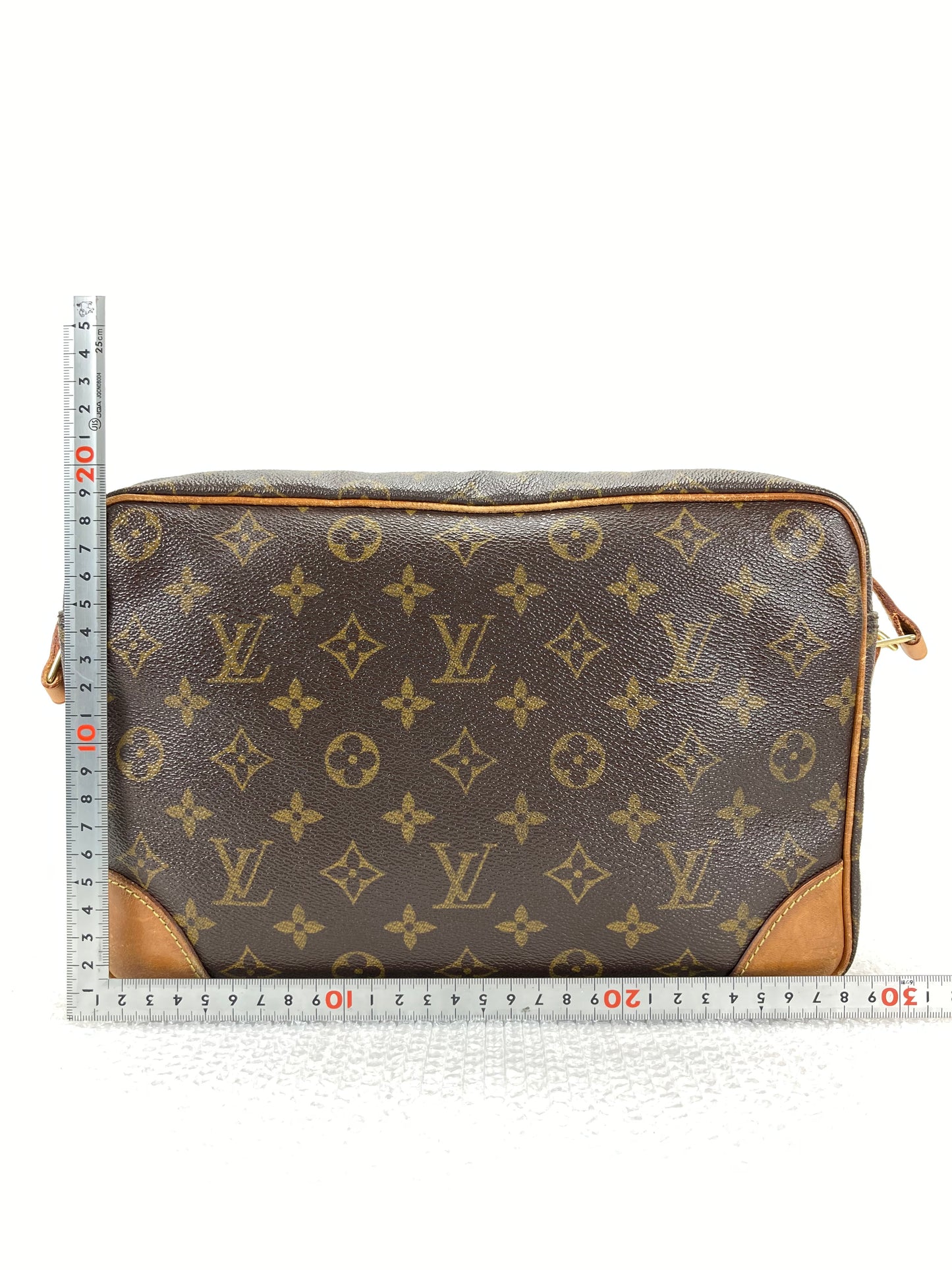 100 % Authentic Louis Vuitton Trocadero 27  M51274 (USED) 139-22