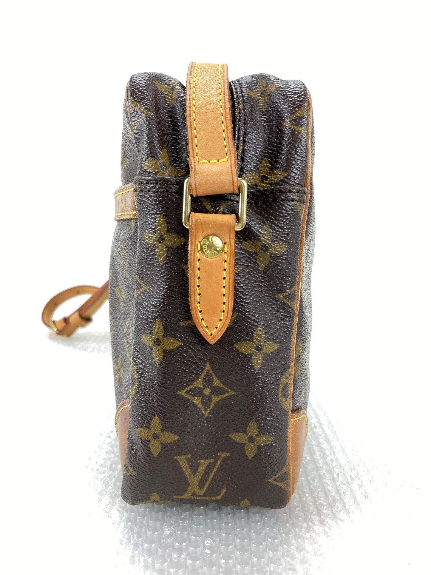 100 % Authentic Louis Vuitton Trocadero 27  M51274 (USED) 139-22