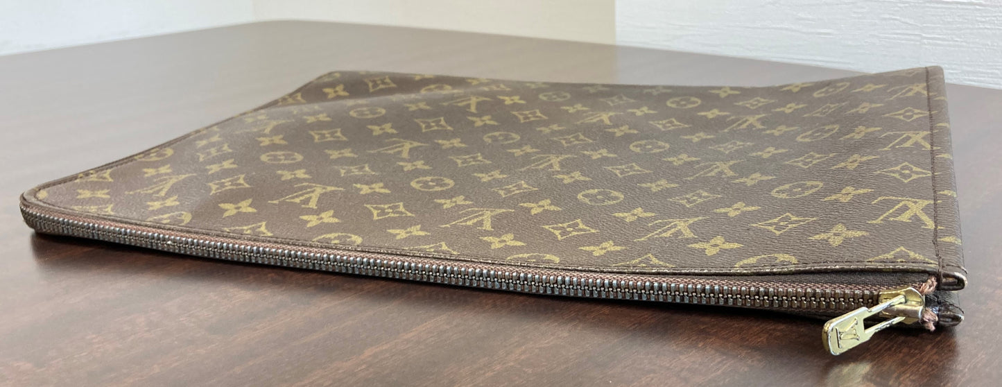 100 % Authentic Louis Vuitton POSH DOCUMENTS M53456 (USED) 144-22