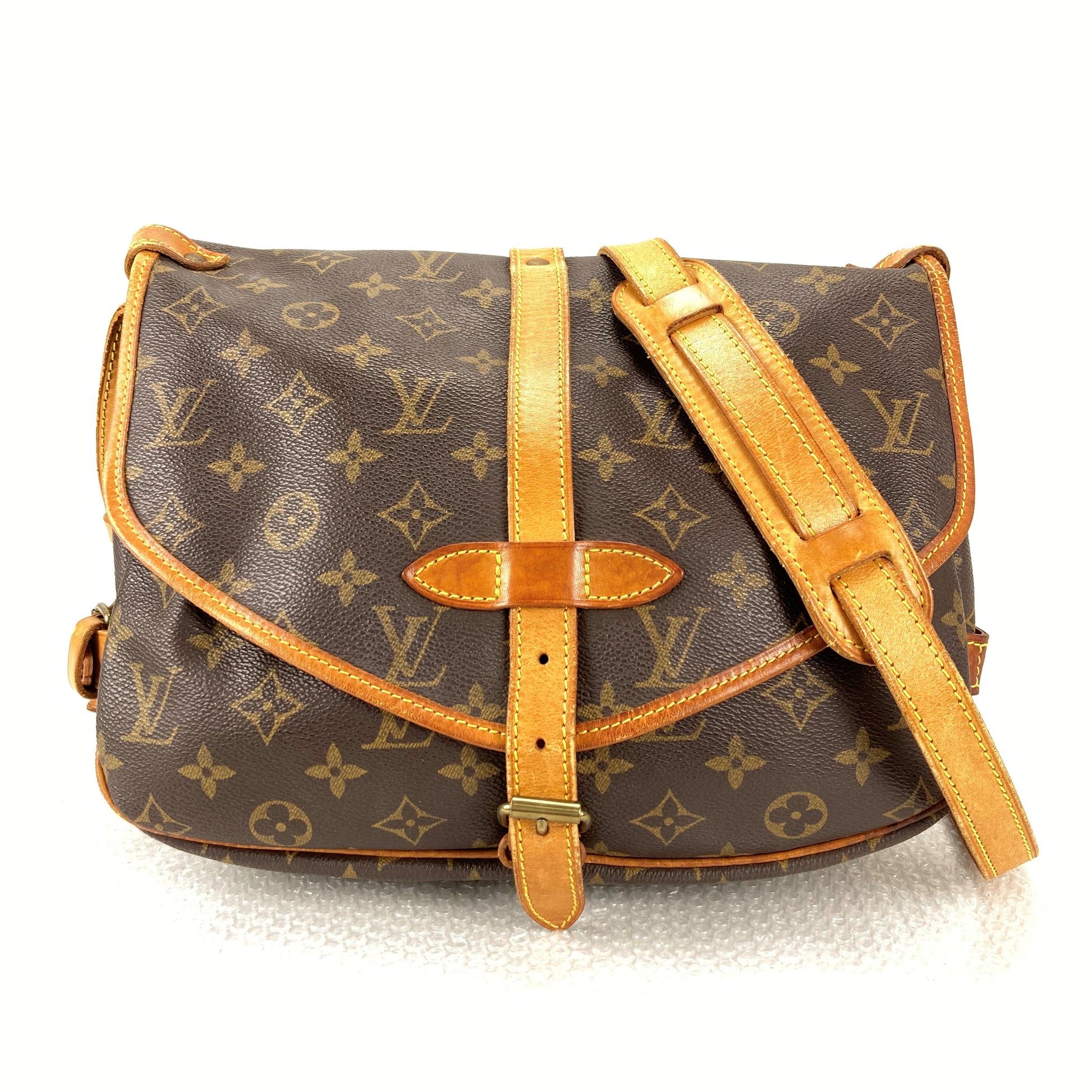 Authentic Preloved Louis Vuitton Saumur 30