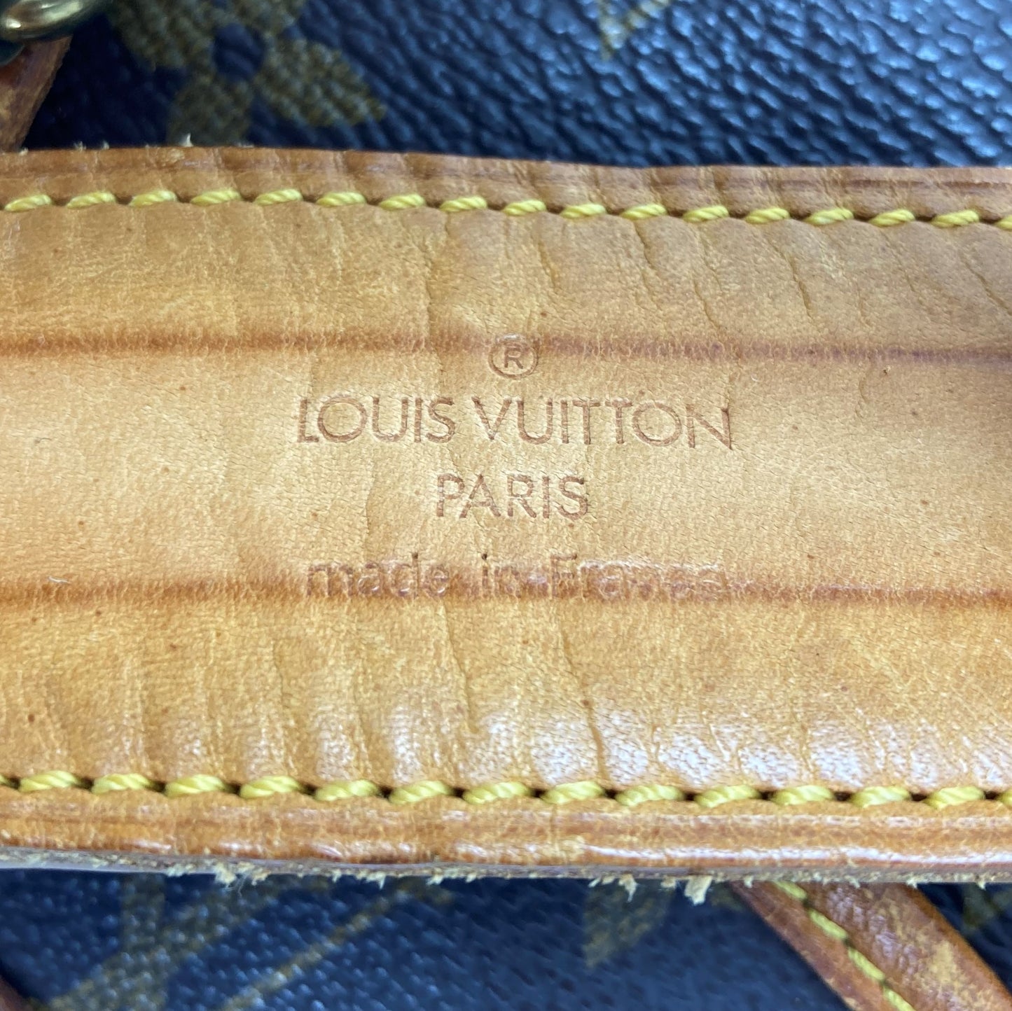 100 % Authentic Louis Vuitton Saumur 30 M42256 (used)432-55