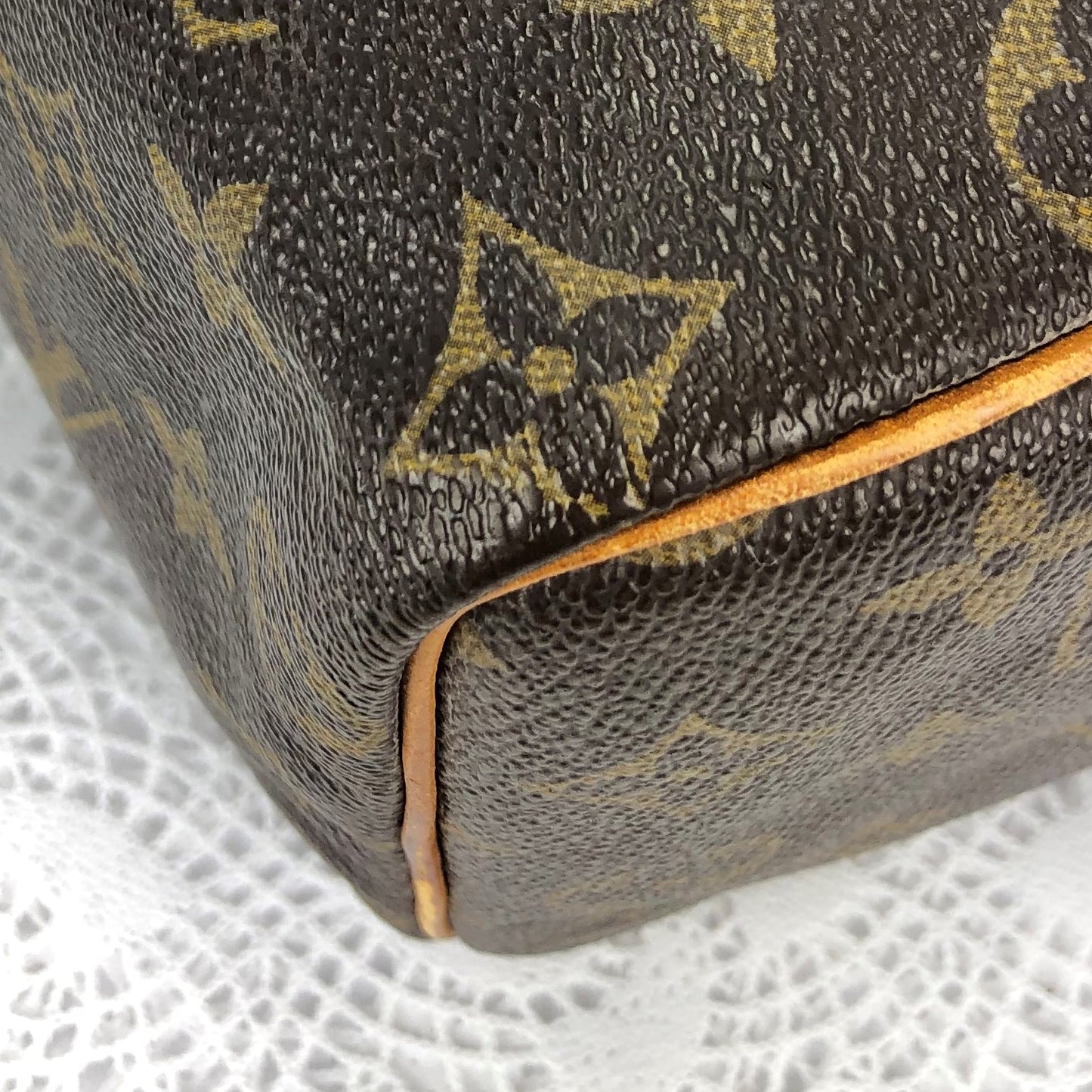 100 % Authentic Louis Vuitton Speedy25 M41528 (USED) 220-33