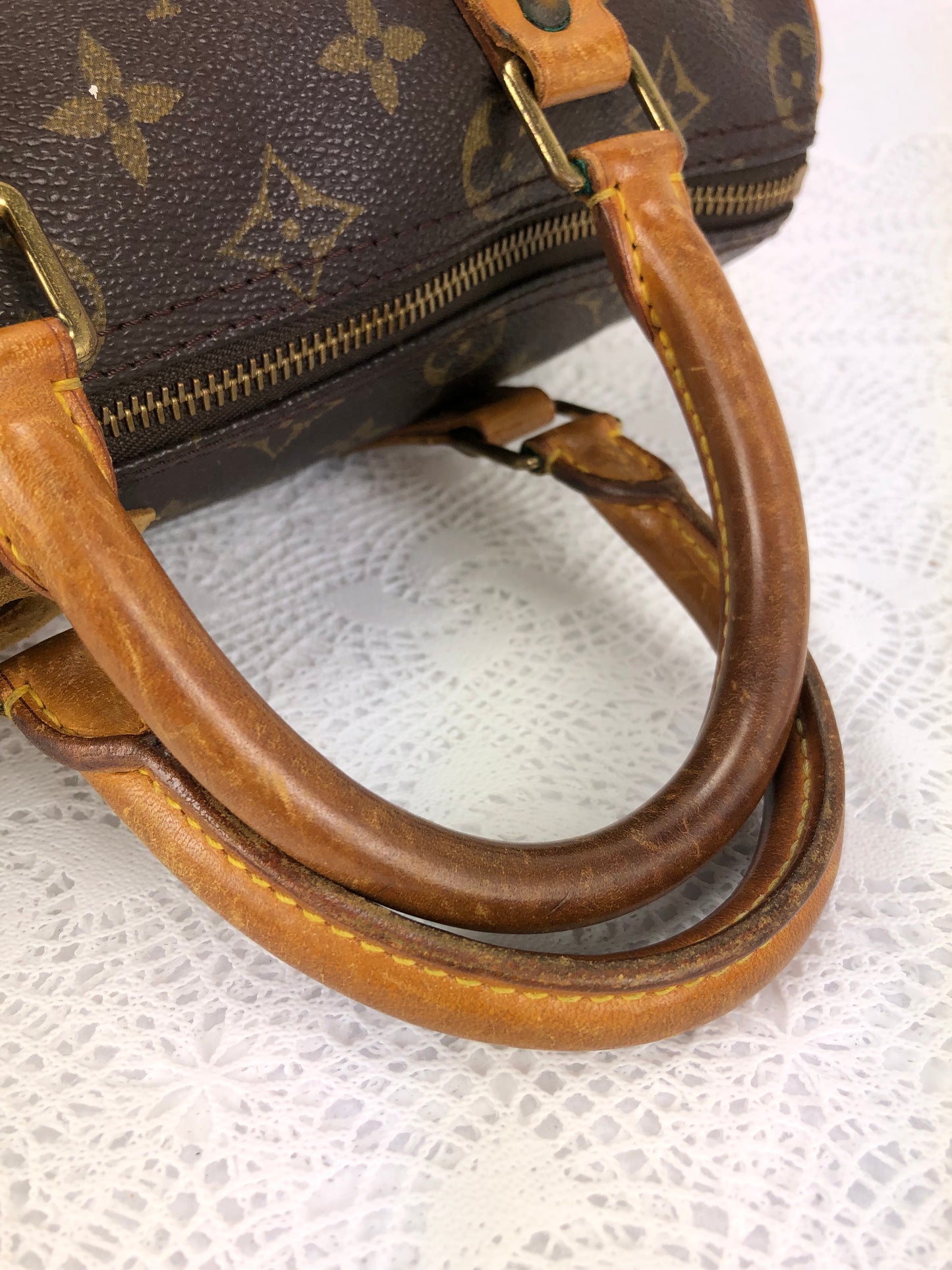 100 % Authentic Louis Vuitton Speedy25 M41528 (USED) 220-33