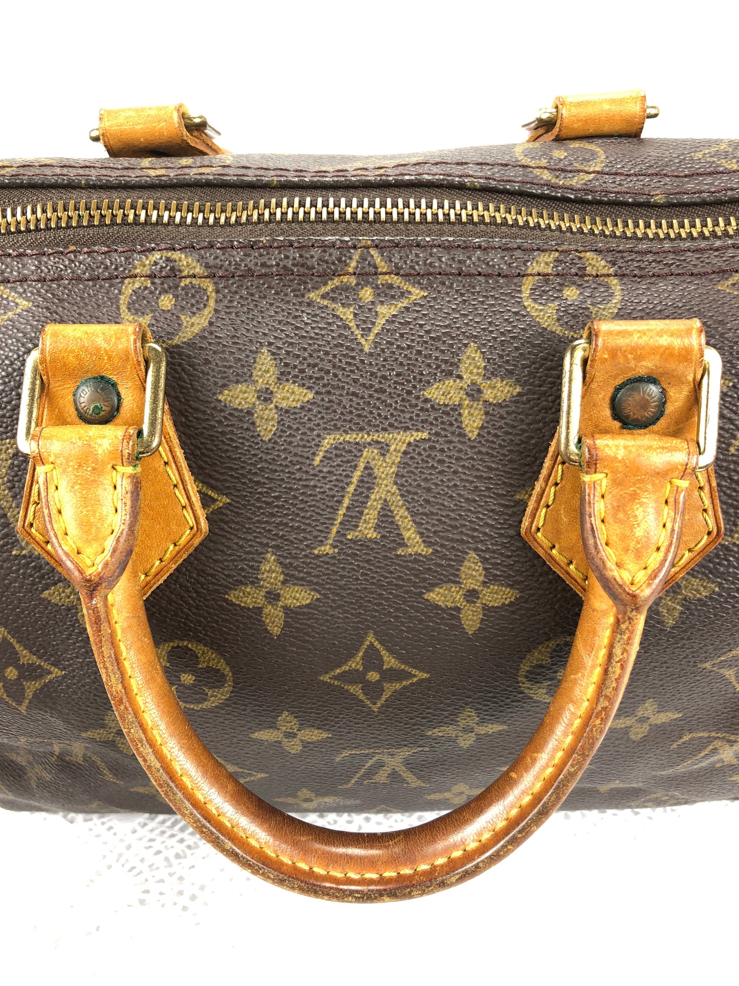 100 % Authentic Louis Vuitton Speedy25 M41528 (USED) 220-33