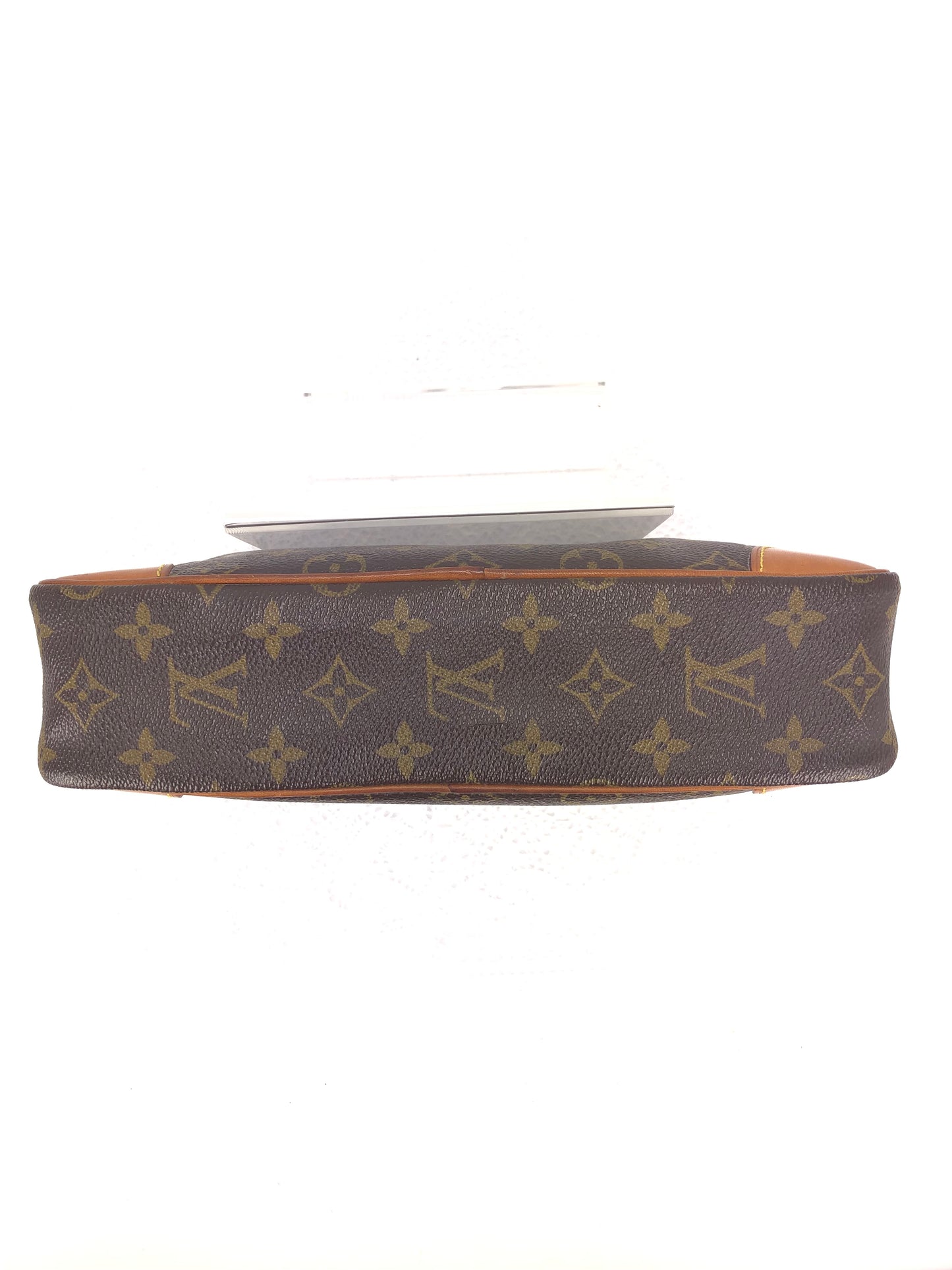 100 % Authentic Louis Vuitton  Pochette Compiegne28 M51845 (USED) 322-33