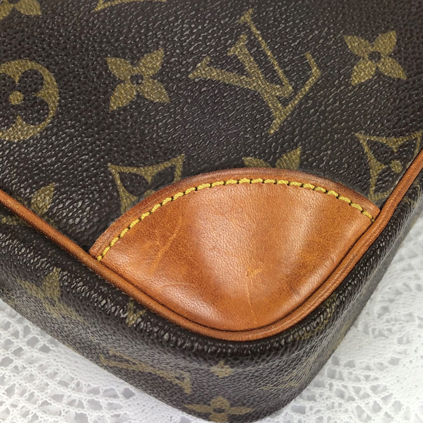 100 % Authentic Louis Vuitton  Pochette Compiegne28 M51845 (USED) 322-33