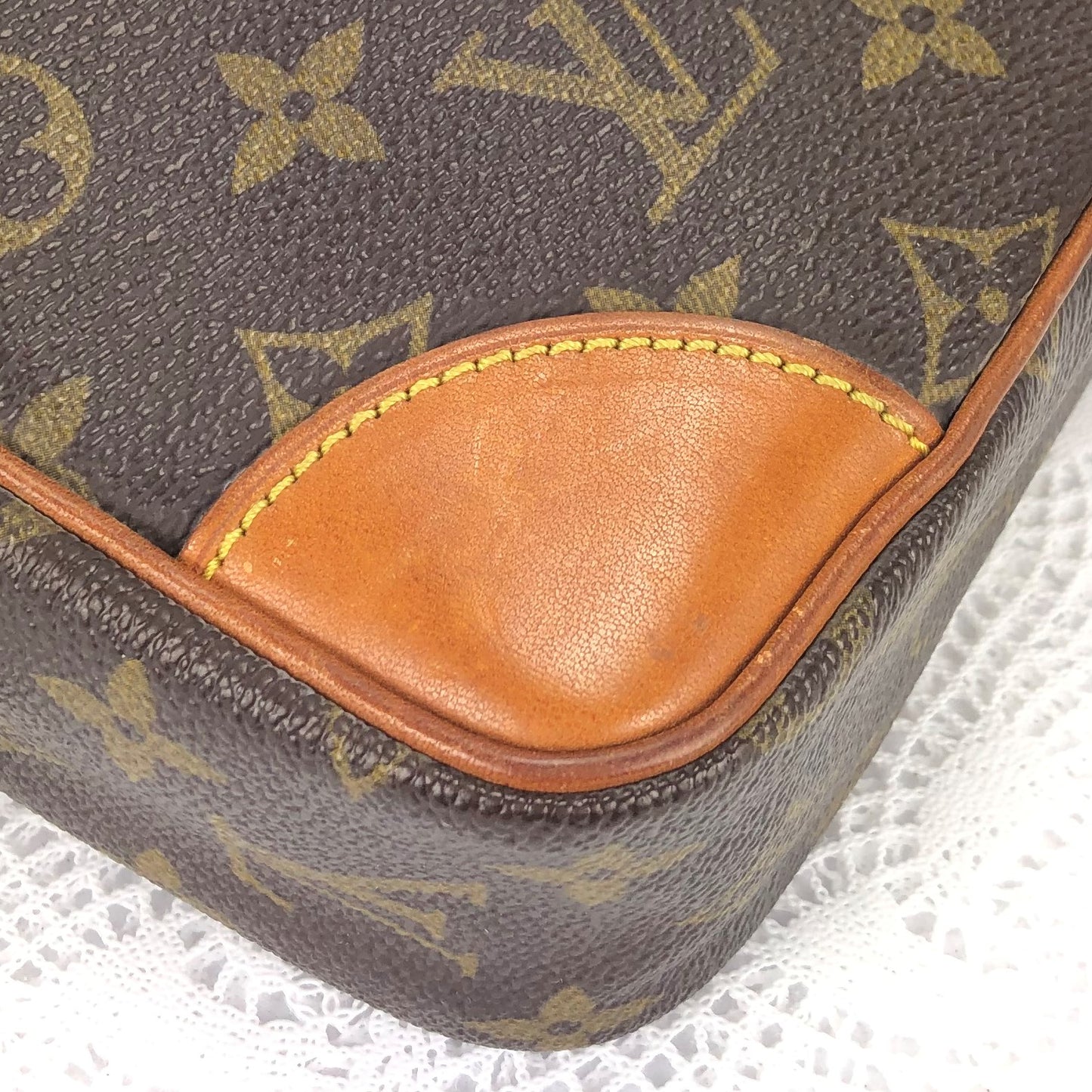 100 % Authentic Louis Vuitton  Pochette Compiegne28 M51845 (USED) 322-33