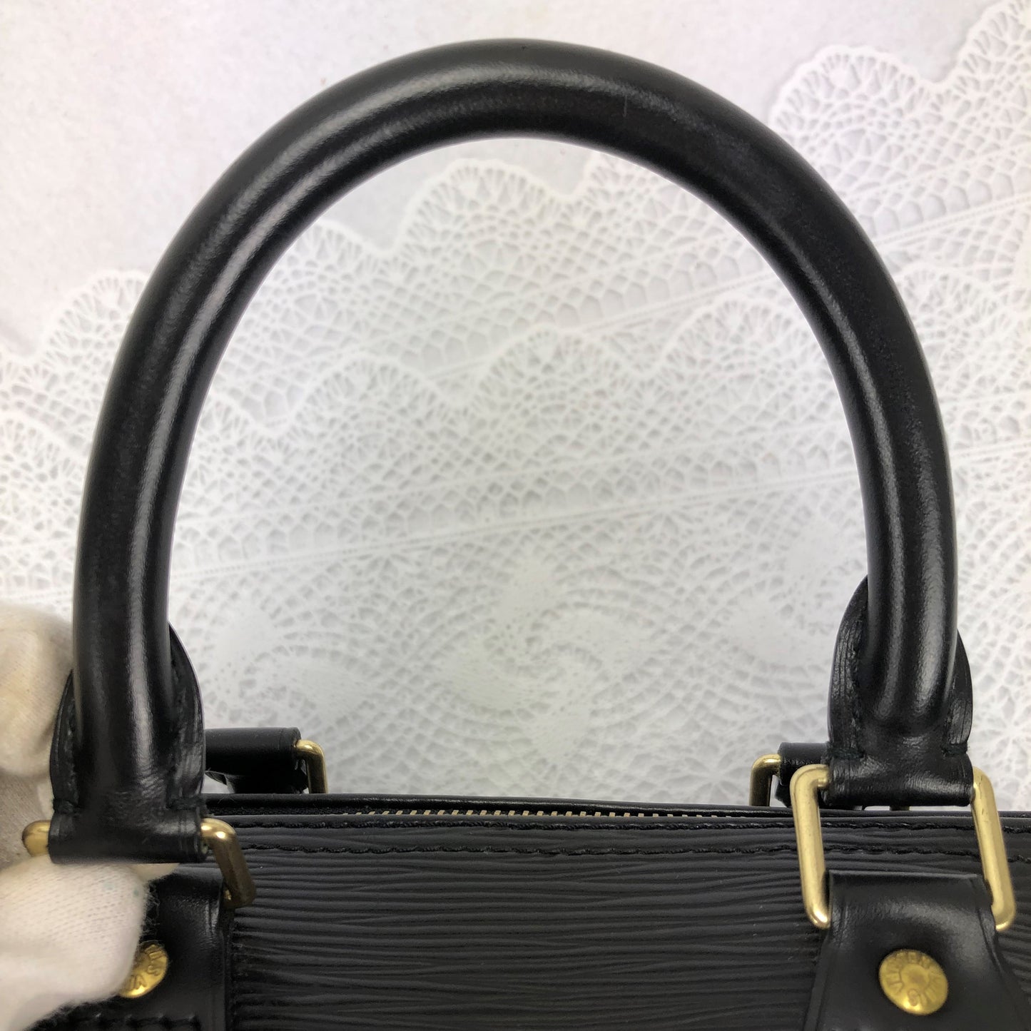 100％authentic　Louis Vuitton Epi Speedy25 M59032(Used)497-66