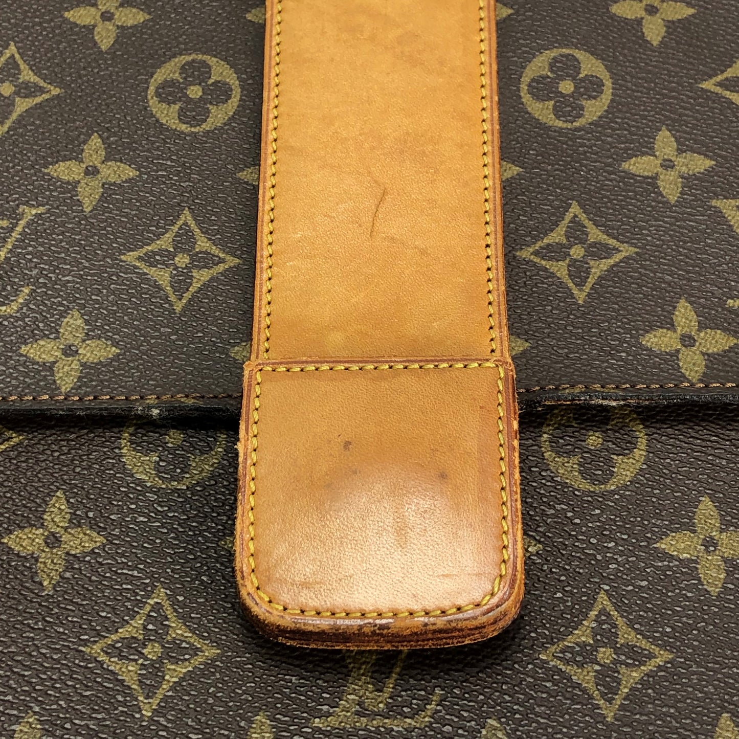 100 % Authentic Louis Vuitton Document Bag (USED) 221-33