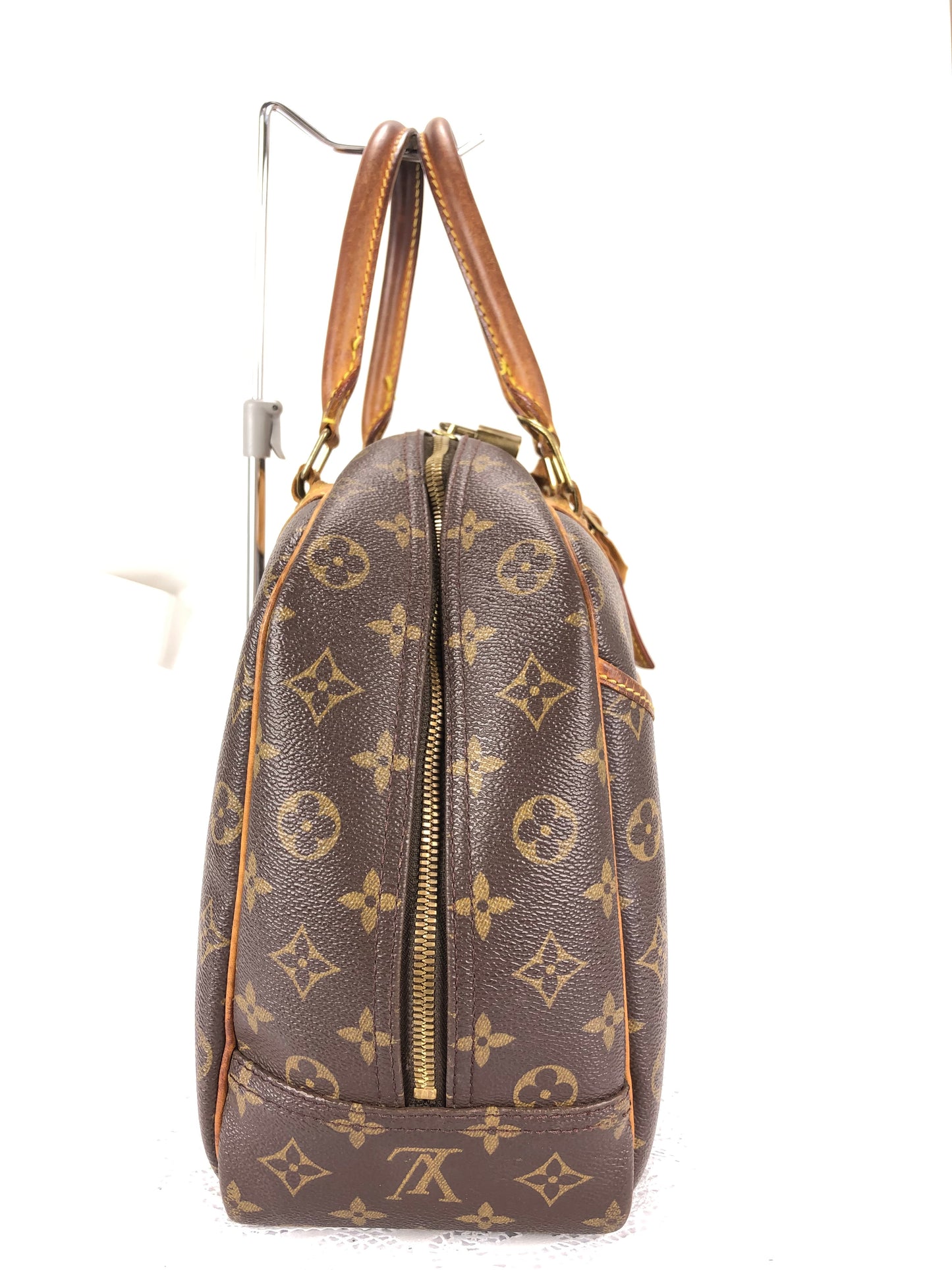 100 % Authentic Louis Vuitton Deauville M47270 (USED) 199-22