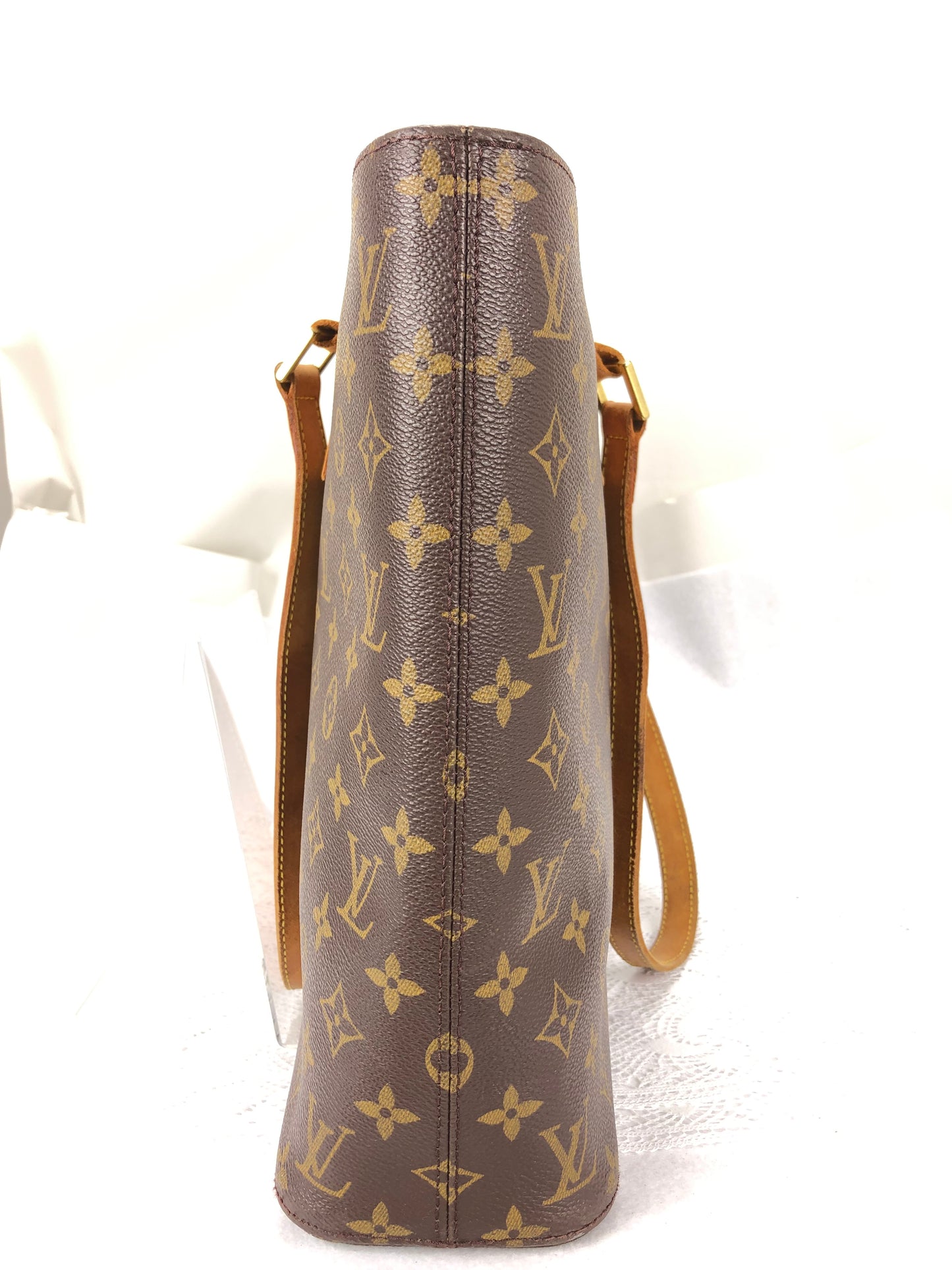 100 % Authentic Louis Vuitton Luco M51155 (USED) 337-44