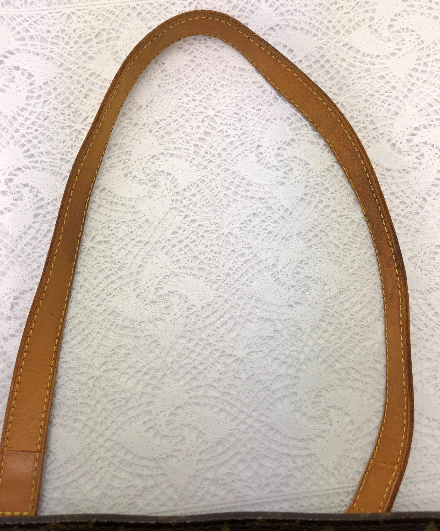 100 % Authentic Louis Vuitton Luco M51155 (USED) 337-44