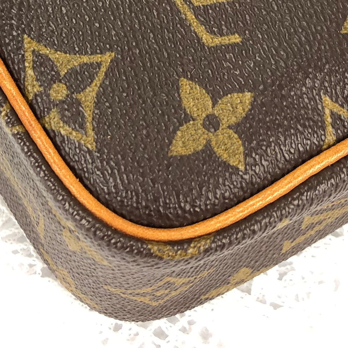 100 % AuthenticLouis Vuitton Monogram Compiegne 23 M51847 (USED) 502-77