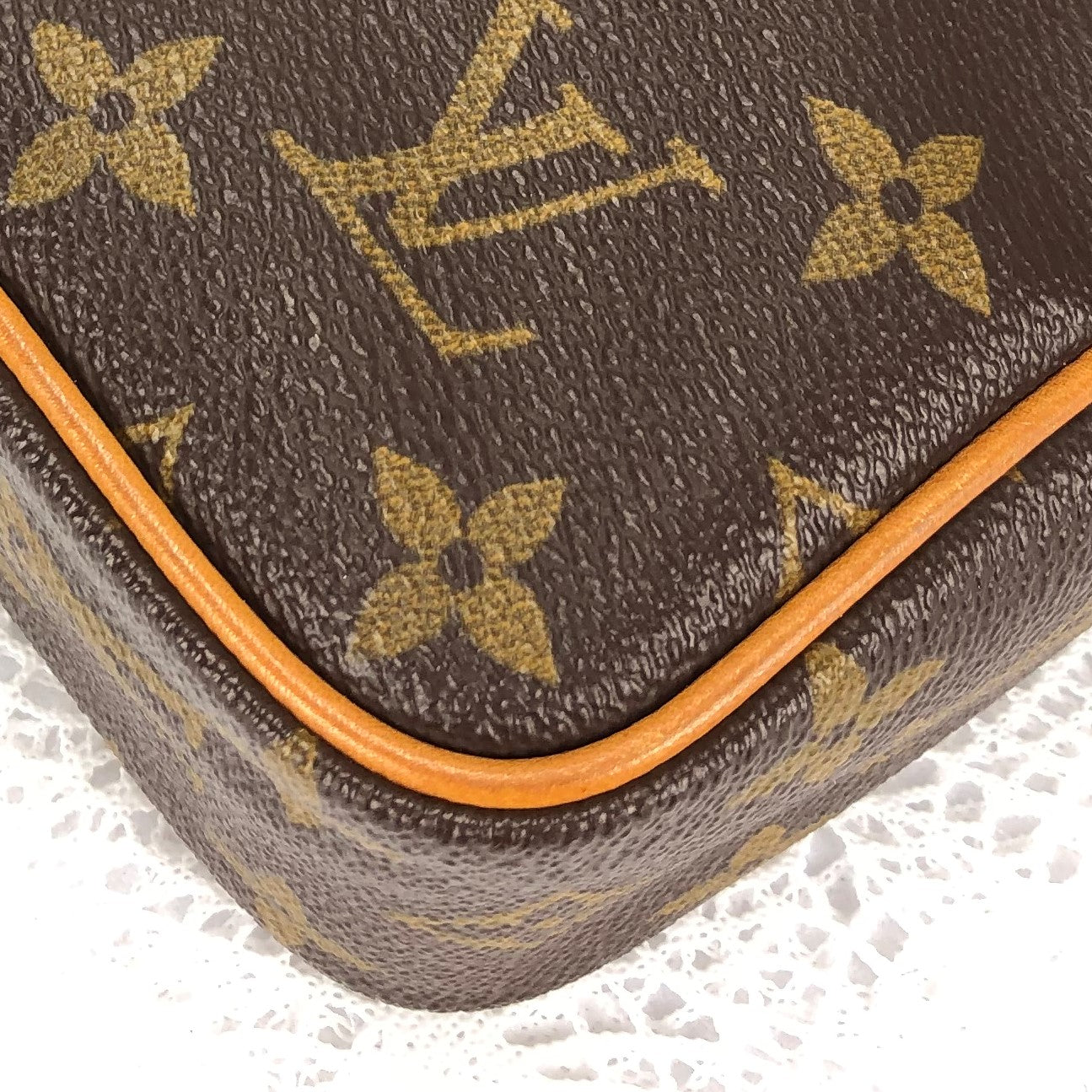 100 % AuthenticLouis Vuitton Monogram Compiegne 23 M51847 (USED) 502-77