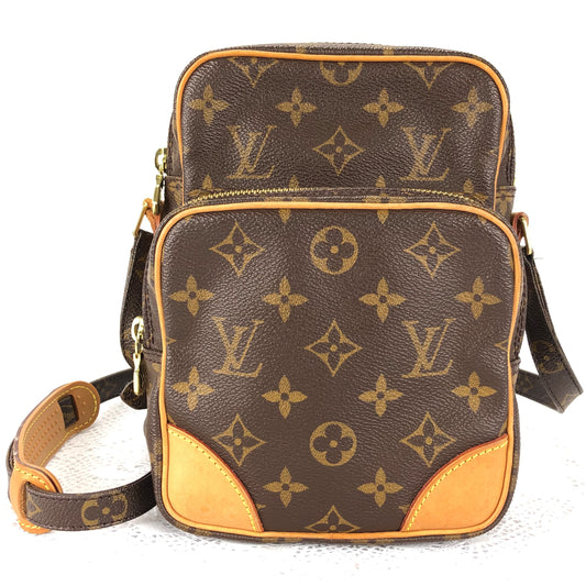 100 % Authentic Louis Vuitton  Shoulder Bag Cross Body Amazone M45236 511-77(used)