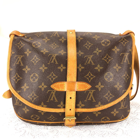 100 % Authentic Louis Vuitton Saumur 30 Crossbody Shoulder Bag M42256 (used)512-77